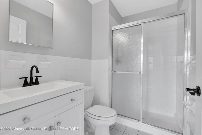 Building Photo - 204 Finch Ct