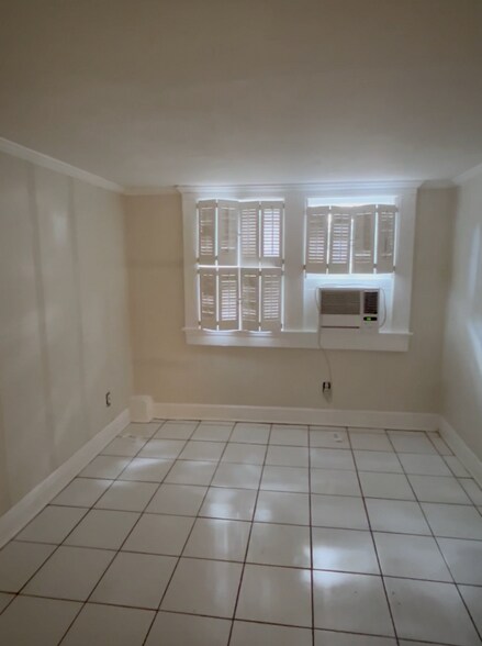 Building Photo - 1674 21st Ave N