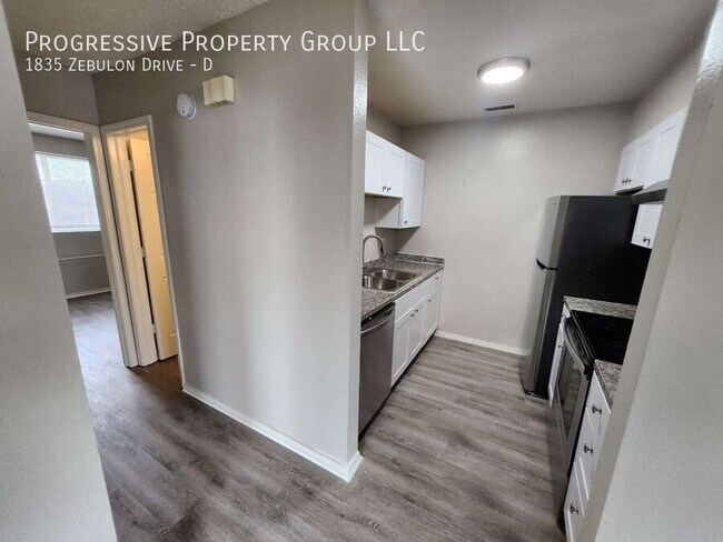 Building Photo - 1835 Zebulon Dr