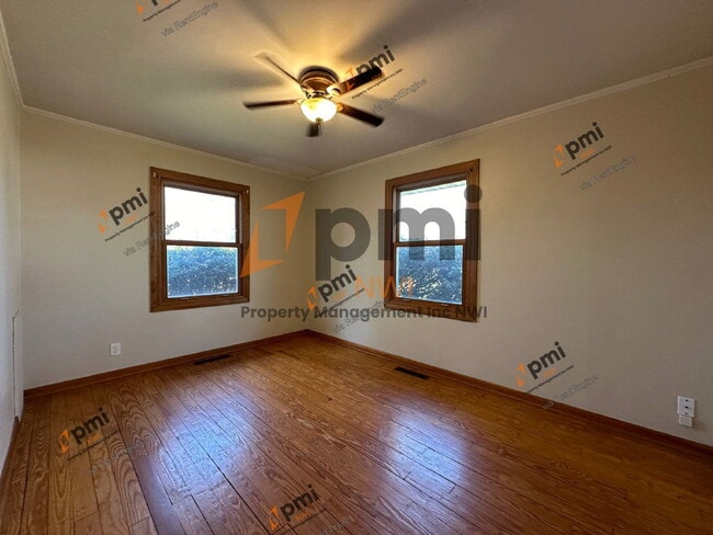 Building Photo - 202 E 250 S