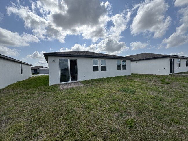 Building Photo - 512 Mckenna Dr