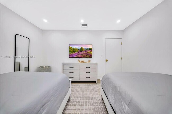 Building Photo - 129 Nautilus Dr