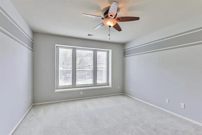 Building Photo - 13002 Misty Bay Ln