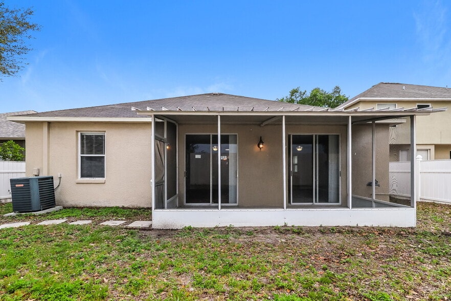 Building Photo - 1231 Loretto Cir