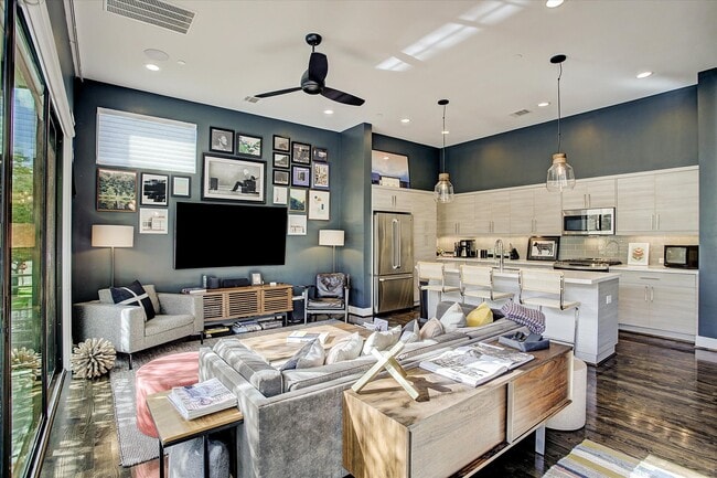 Building Photo - 1004 California St