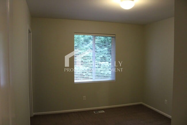 Building Photo - 3 Bedroom Home in Morning Point Estates