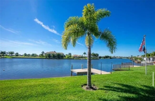 Building Photo - 12660 SW Lakeside Dr