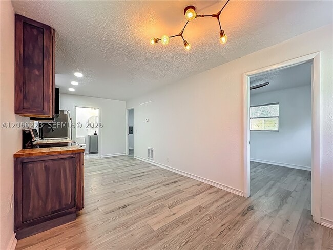 Building Photo - 8781 LAKESHORE Dr