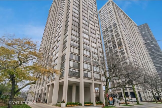 Primary Photo - 5455 N Sheridan Rd
