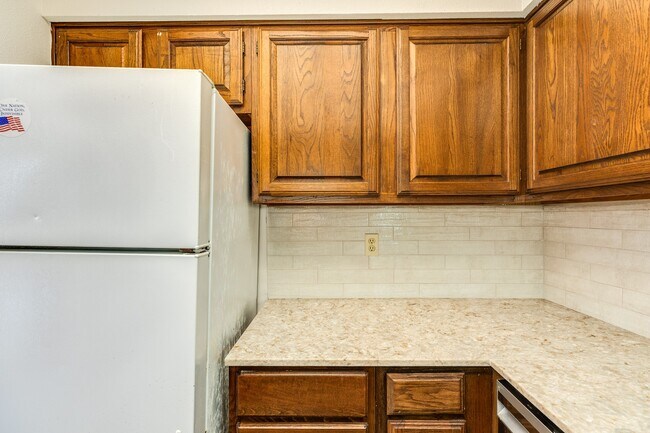 Building Photo - 921 Marine Dr