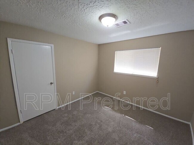 Building Photo - 23207 Pine Post Ln