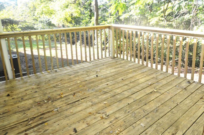 Building Photo - 3 BR Home in Madison Heights Available Immediately