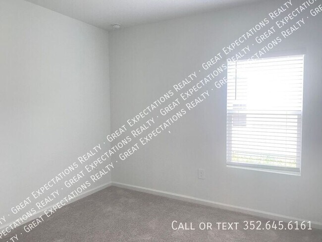 Building Photo - 4706 SW 83rd Lp