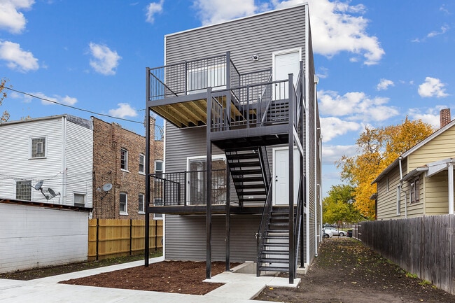 Building Photo - 5939 W Superior St