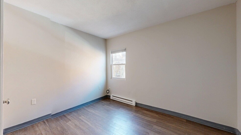 Building Photo - 298 Meridian St