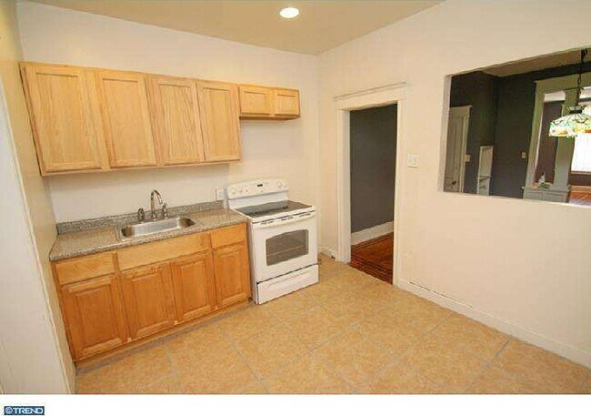 Building Photo - 116 N 61st St