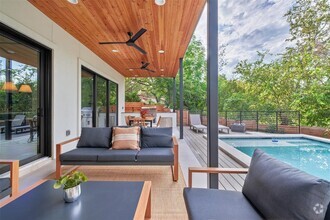 Building Photo - 2212 Trailside Dr