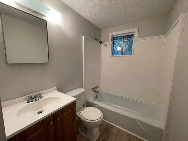 Building Photo - Love Thy Neighbors!