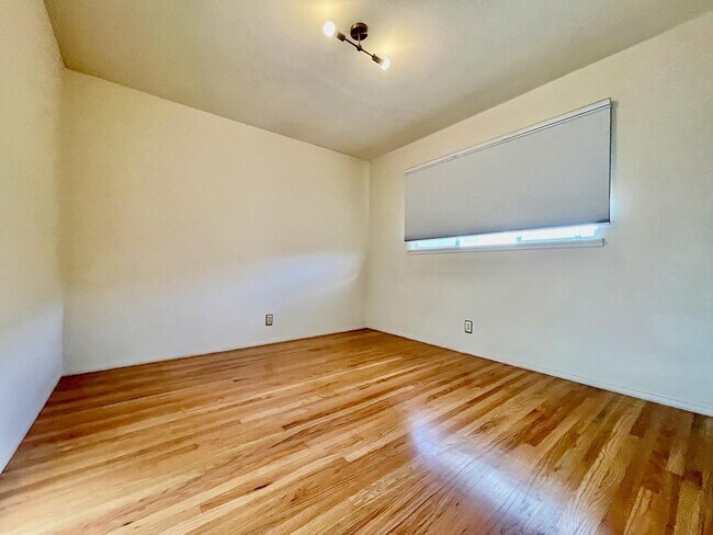 Building Photo - 7583 Lockford Ct