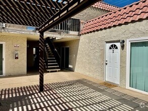 Building Photo - 36953 Bankside Dr