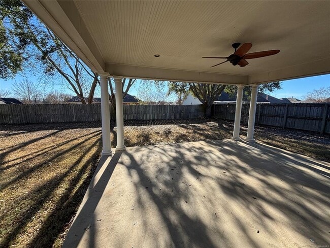 Building Photo - 1136 Hallwood Ln