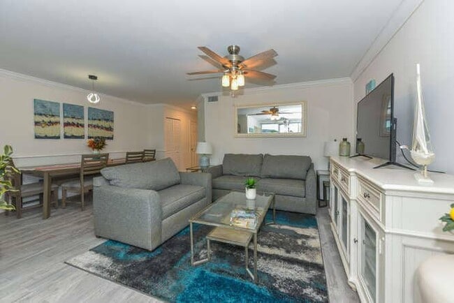 Building Photo - 353 S US Hwy 1