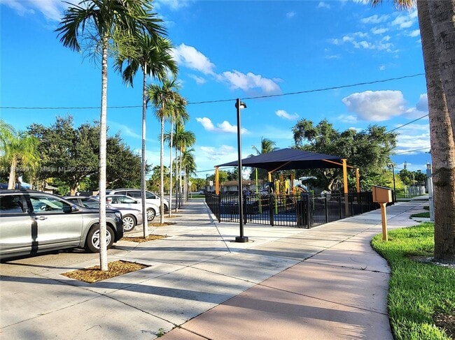 Building Photo - 5934 Buchanan St