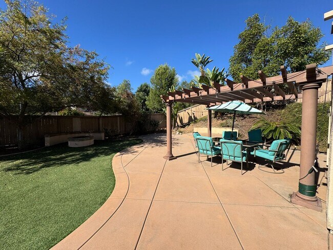 Building Photo - Gorgeous La Costa Executive Home – 5 Bed /...