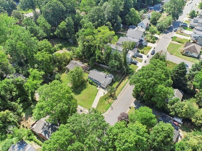 Building Photo - Charming 3BR House in Charlotte
