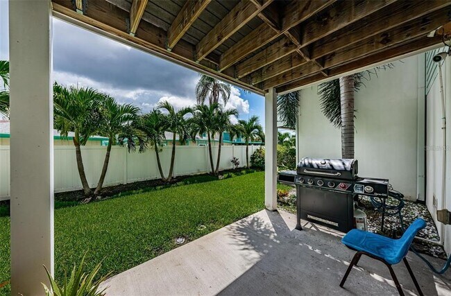 Building Photo - 7004 Grevilla Ave S