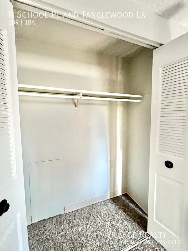 Building Photo - 343 N School Pl