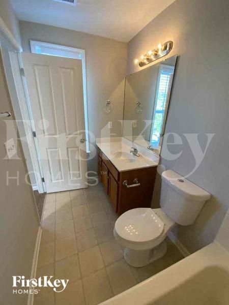 Building Photo - 405 Verbena Ave