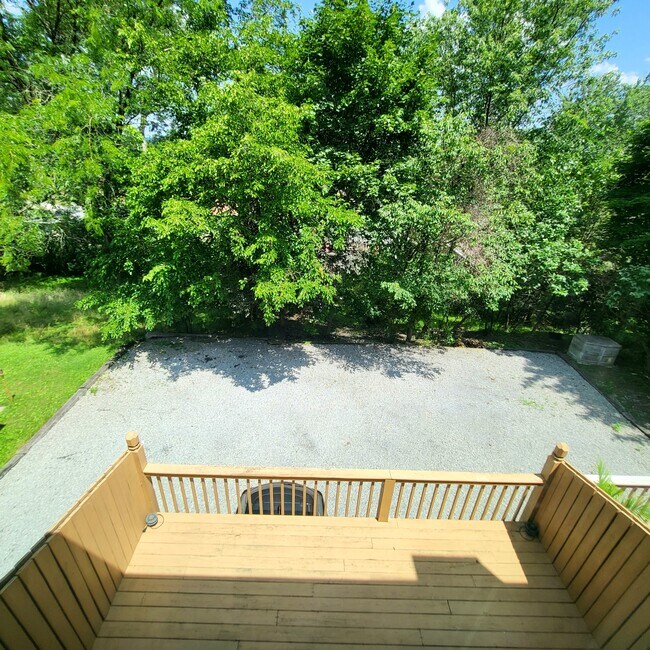 Building Photo - 549 Cumberland Rd