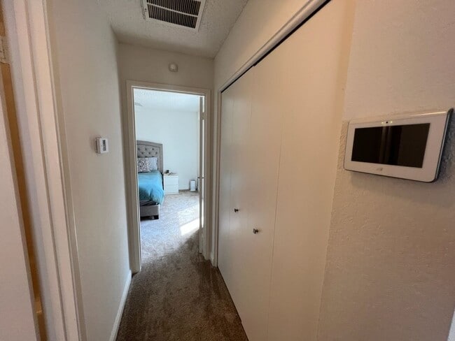 Building Photo - Two bedroom patio home located in NW Modesto!