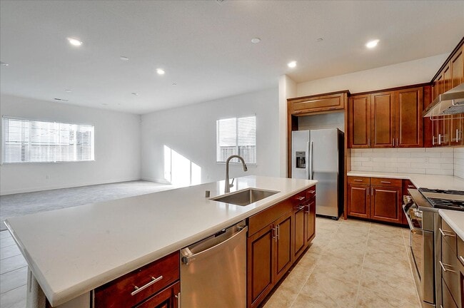 Building Photo - FULLY FURNISHED - ALMOST NEW 4 BED, 2.5 BATHS, 2 CAR GARAGE, 1 STORY IN NORTH LAKE COMMUNITY, NOR...
