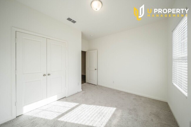 Building Photo - 808 Juniper St