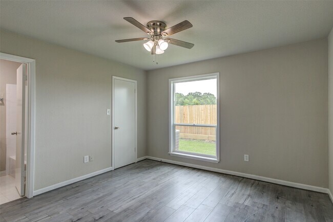 Building Photo - 3300 Pebblebrook Dr