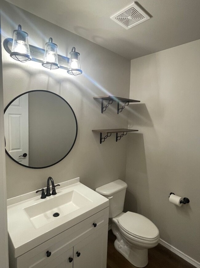 Building Photo - Beautiful Open Concept 4 Bedroom 2.5 Bath Home with Fenced Yard  in Gated Community