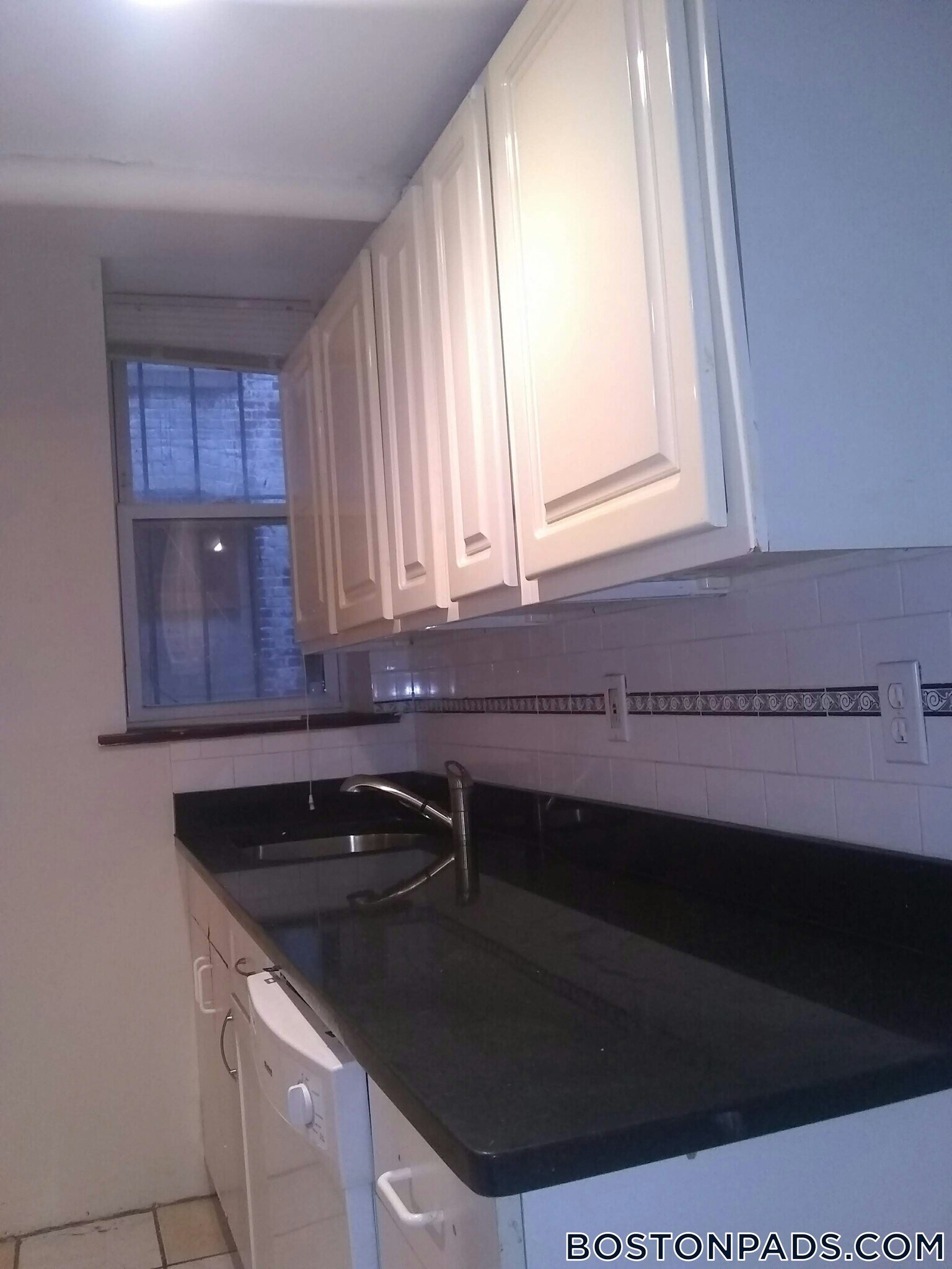 Building Photo - 171 Hemenway St