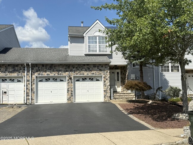Primary Photo - 28 Warbler Rd