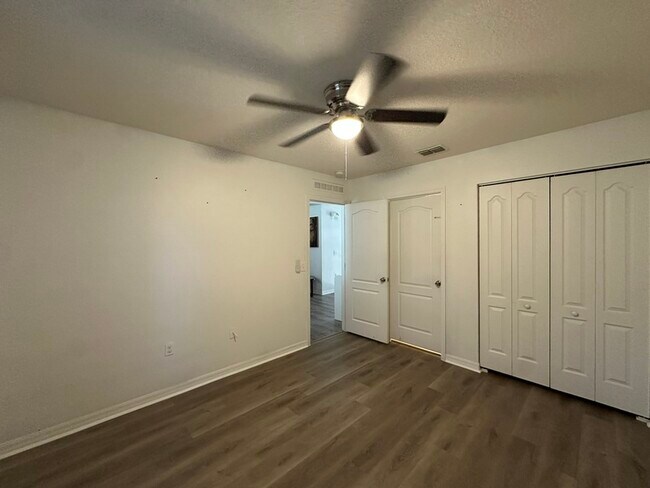 Building Photo - 1025 Cypress Pointe Blvd