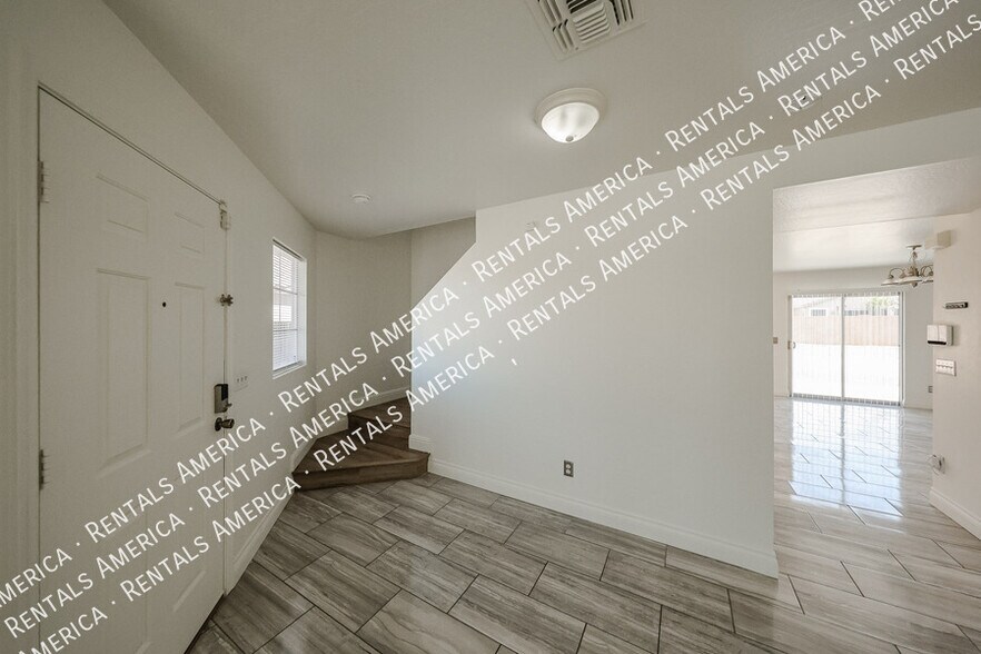 Building Photo - 7315 S 30th Ave