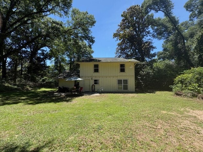 Building Photo - 374 N Lloyd St