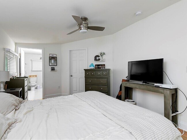 Building Photo - 3940 Forrest Ct