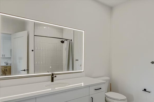 Building Photo - 365 Terhune Rd