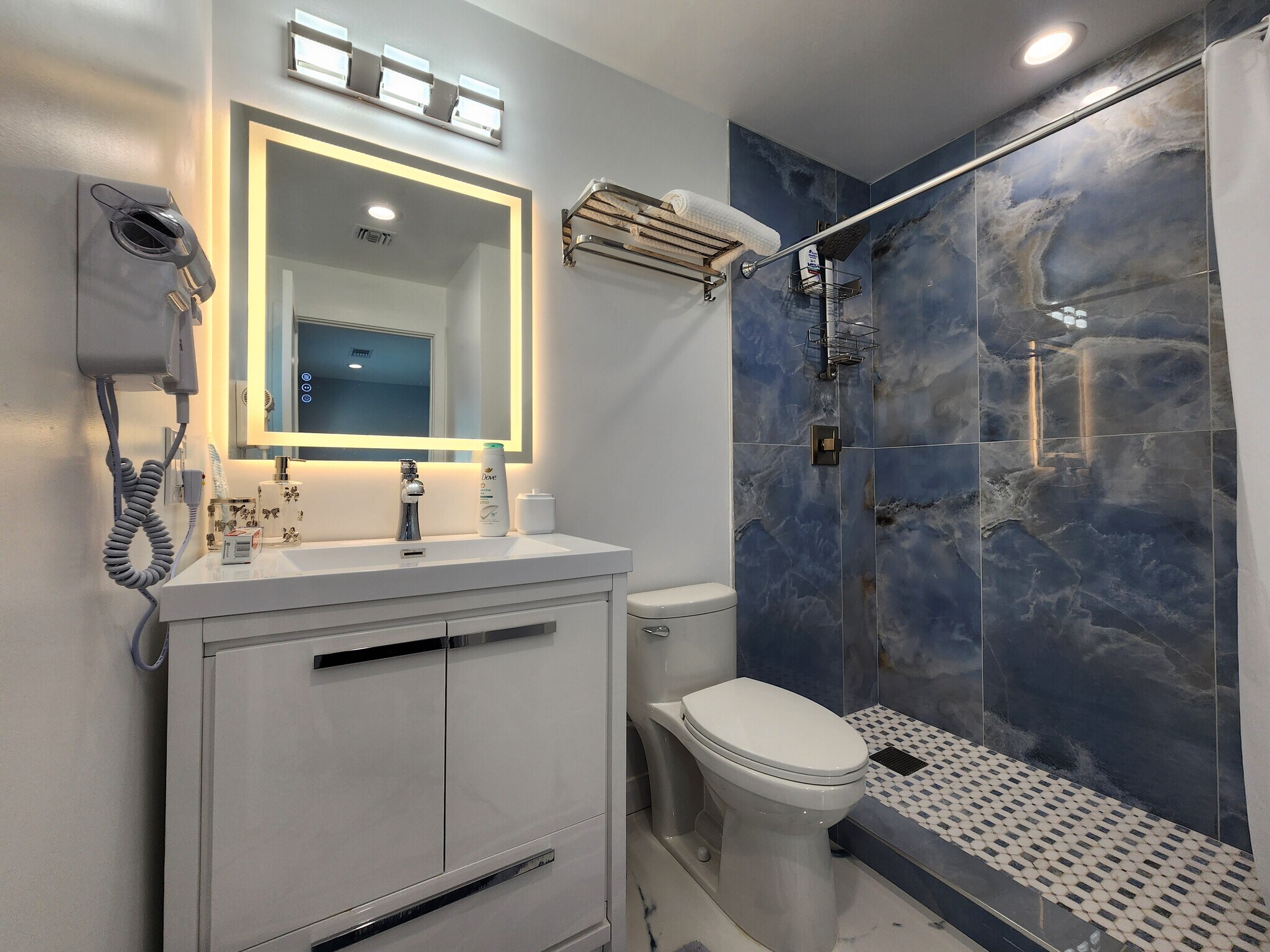 Building Photo - 10742 Gerald Ave