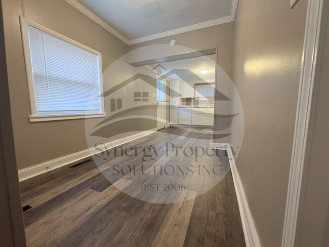 Building Photo - Country Living, Close to Everything, Madis...