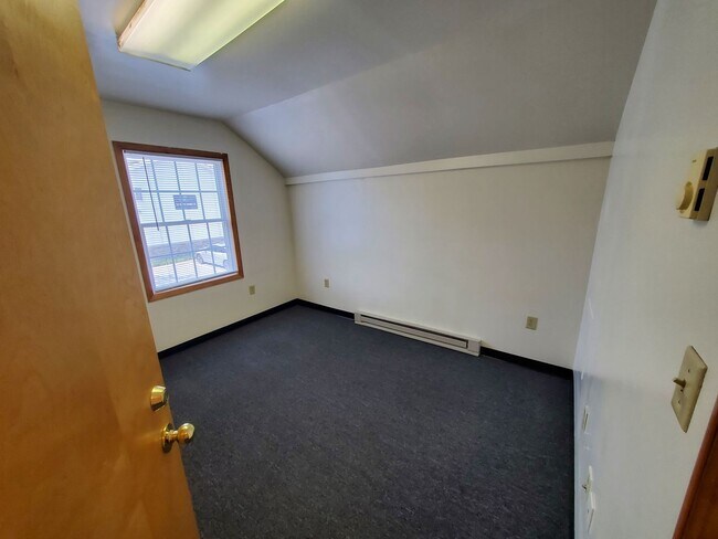 Building Photo - 113 N Sparks St