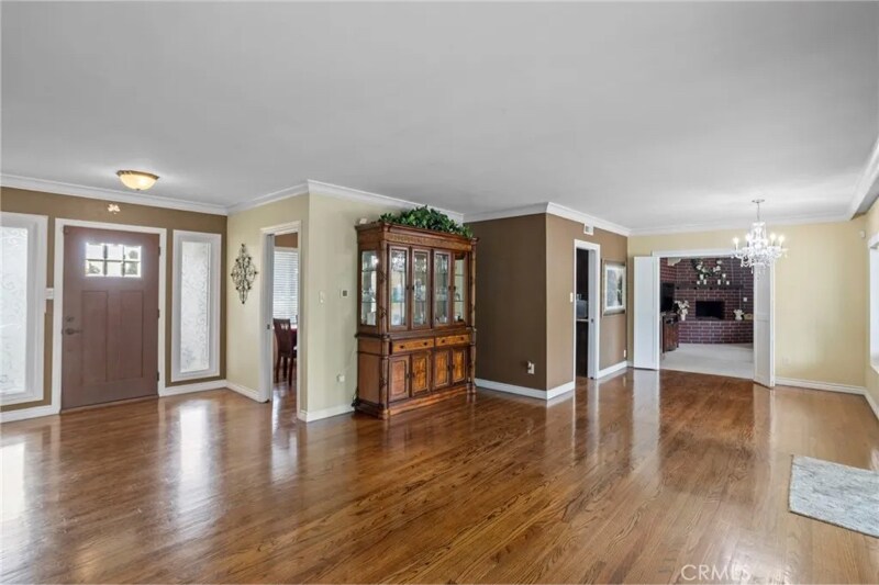 Building Photo - 528 E Parkdale Dr