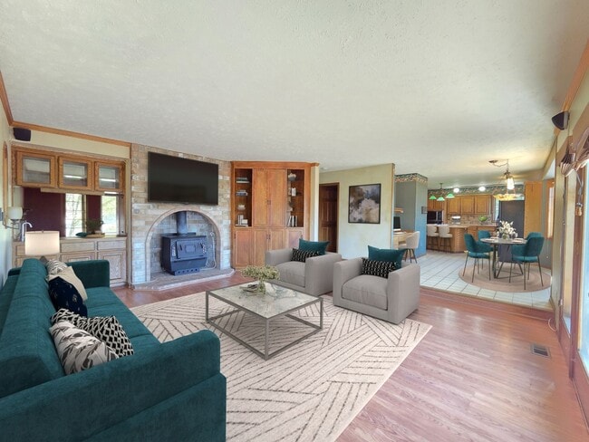 Building Photo - 7706 E Woodview Dr